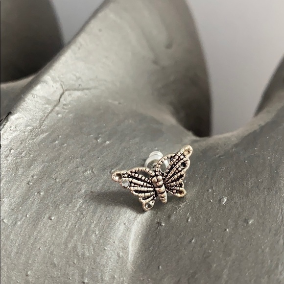 Butterfly studs - Picture 2 of 3